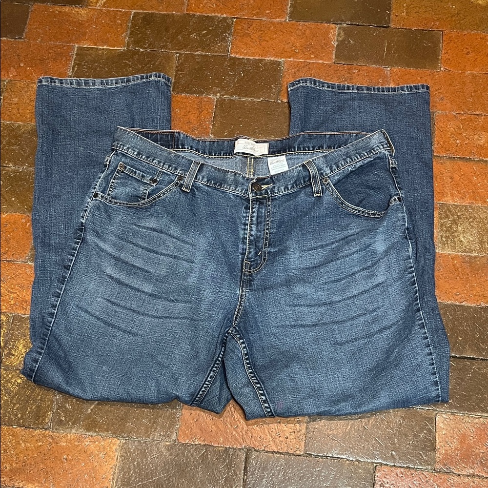 Levi Strauss boot cut jeans 20W women 31” inseam 2245